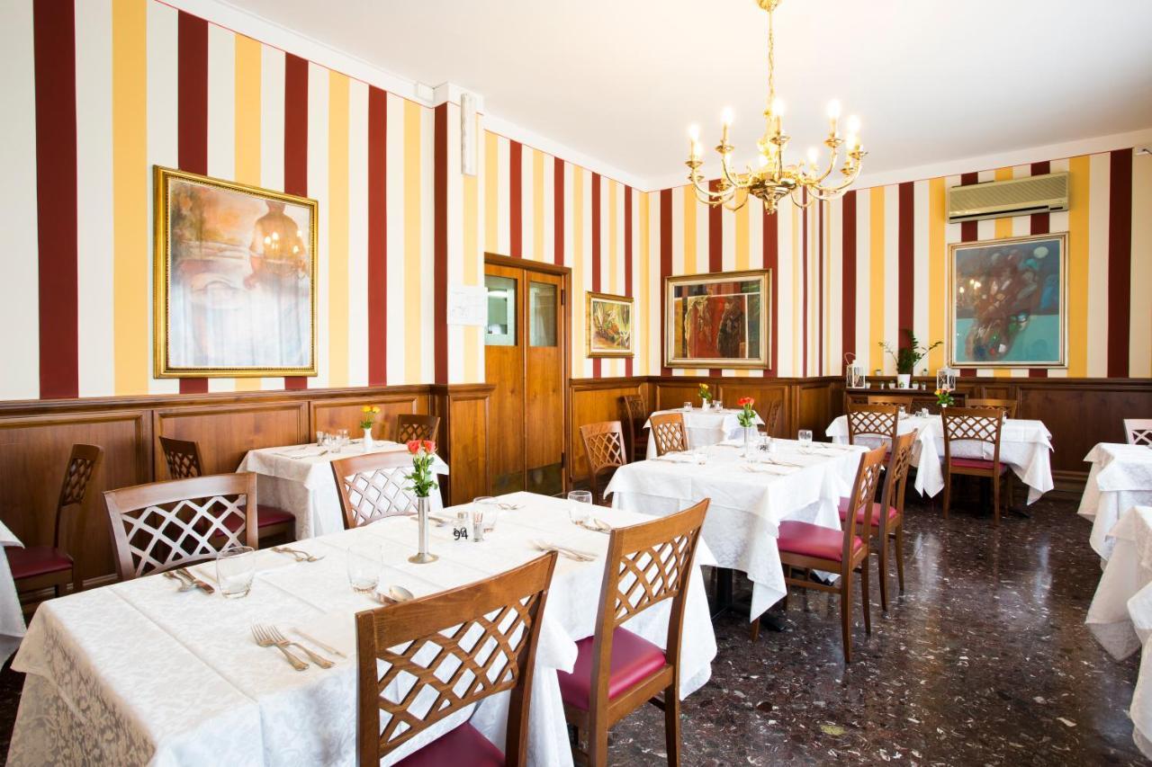 Hotel Ristorante Paladini Carisio Exterior foto